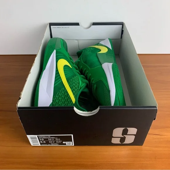 Nike Sabrina 2 “Oregon Ducks” Basketball Shoes - Picture 14 of 15